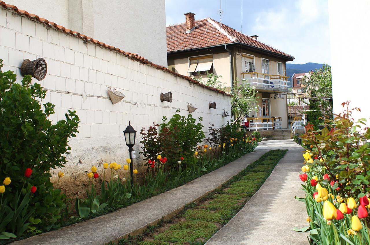 Sarac Hostel Peć Zewnętrze zdjęcie