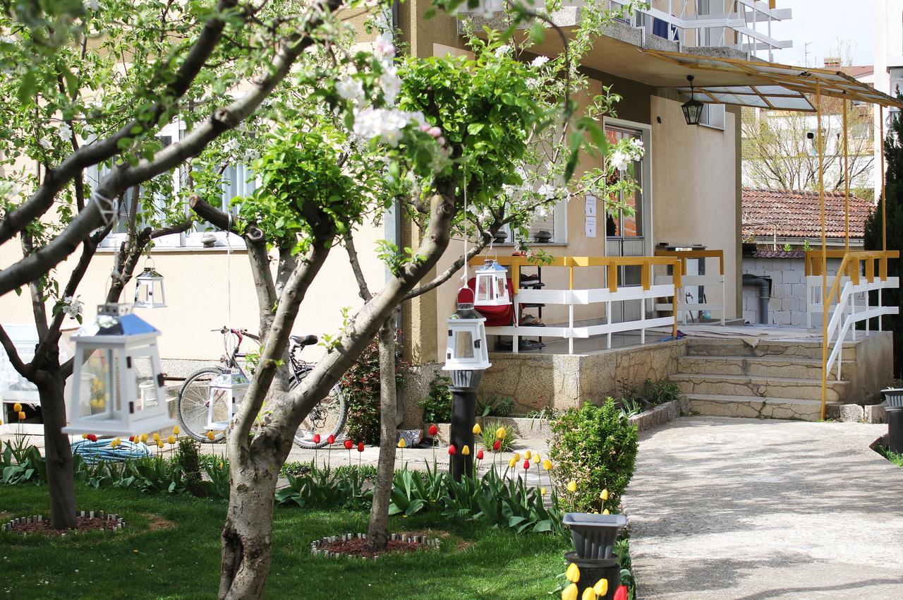 Sarac Hostel Peć Zewnętrze zdjęcie