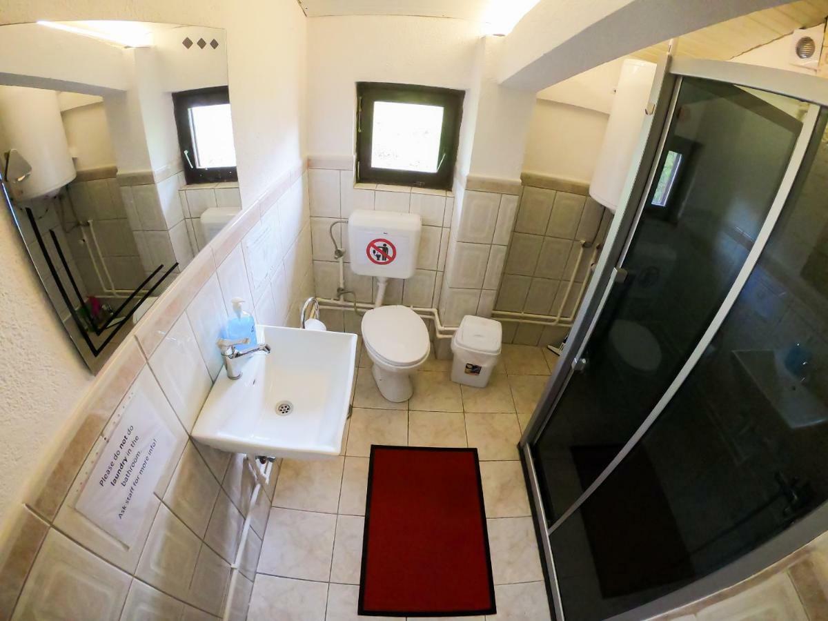 Sarac Hostel Peć Zewnętrze zdjęcie